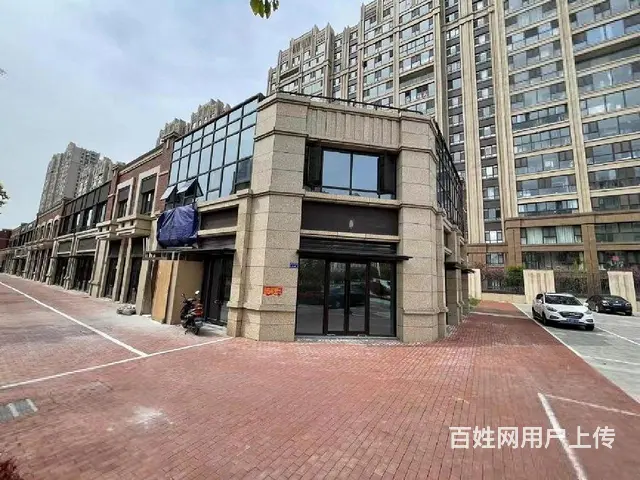 小区大门口，东南北三面朝向，南北通透类独栋花园广场转角商铺 - 图片 11