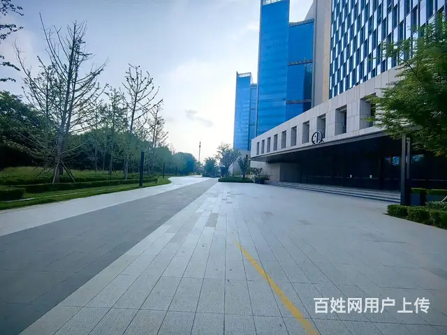 大龙湖旁金融集聚区整层1200平出售 - 图片 1