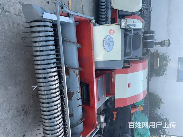 星光自走履带打捆机 - 图片 1