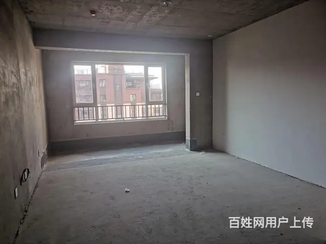凤凰城11小高层6楼 双证4室带车位 121万 - 图片 1