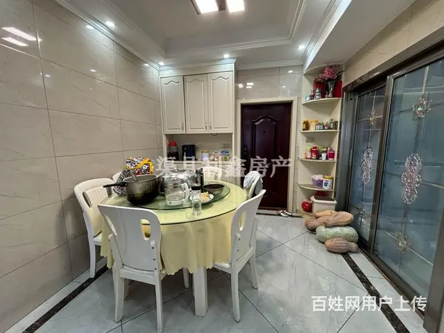 英伦城邦超好的地段，住家舒适 - 图片 1