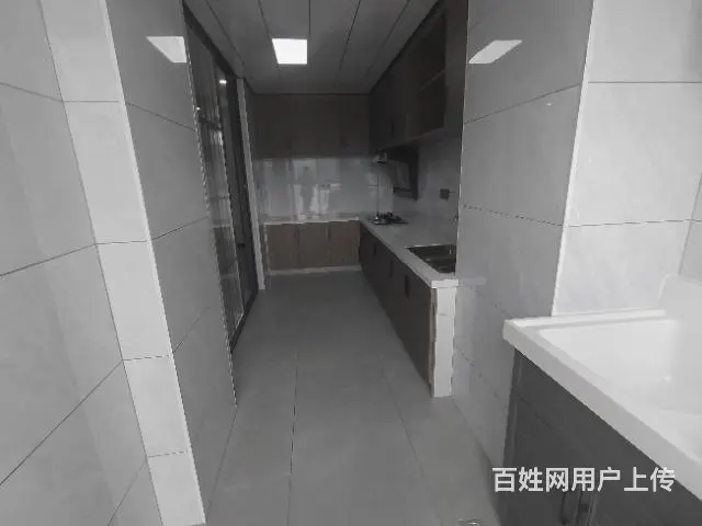 四房两厅两卫，坐北朝南，中央空调，拎包入住 - 图片 8