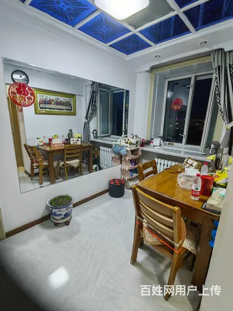 老街基早市附近人防办楼6楼非顶，62平，厢楼两室一厅，带家具 - 图片 1