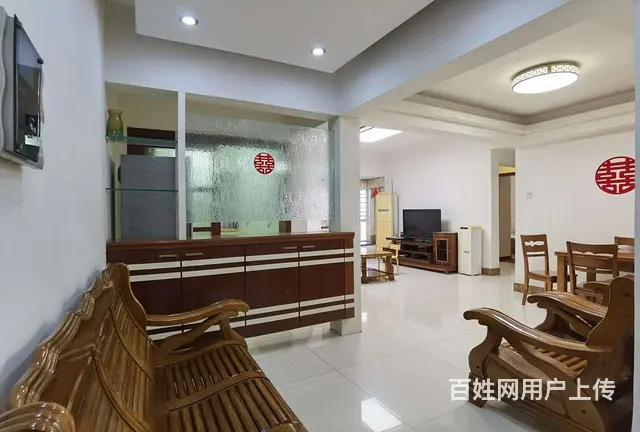 拱北九洲时代电梯精装3房2厅出租，租价3200。近关口和富华 - 图片 1