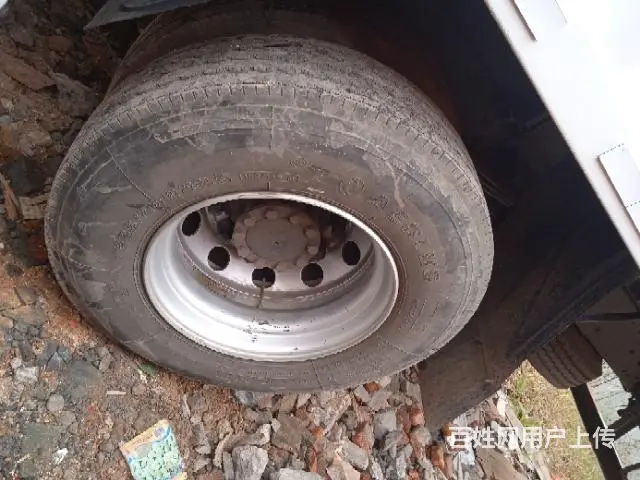 东风天龙前四后四9.6米厢车245马力国五便宜出售 - 图片 4