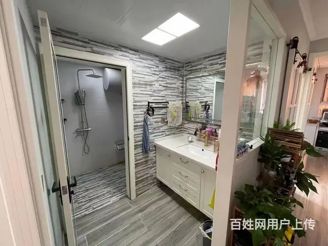 万宝，6楼。不是顶，94平，3室， - 图片