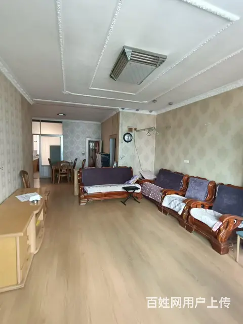 一中附近步梯二楼精装3房，带20个平方露台，周边配套齐全 - 图片 3