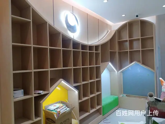 淄博定制烤漆商业展示柜、异形展台、烤漆墙板 - 图片 1