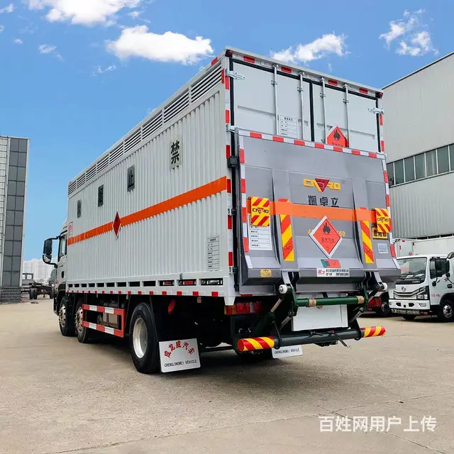 8.6米汕德卡小三轴8类腐蚀品厢式货车包营运证价格 - 图片 6