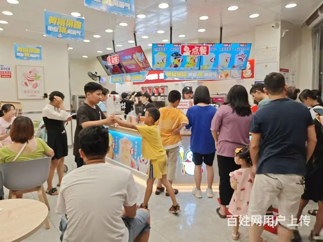 10万常驻人口人流汇集十字路口蜜雪冰城真实在售！ - 图片 6