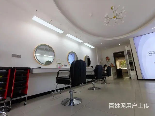 昌吉市水木融城北门旺铺转让！米格坊理发店， - 图片 2