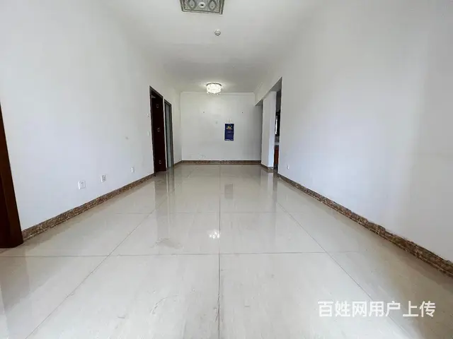 青瓷大宅 西南端3房 1 3 0 W 有税 此房要抢 - 图片 2