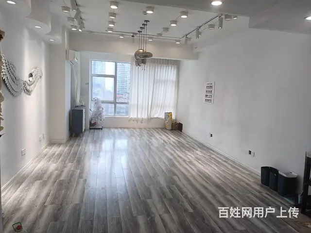 五一广场五一新干线50一220平工作室出租 - 图片 1