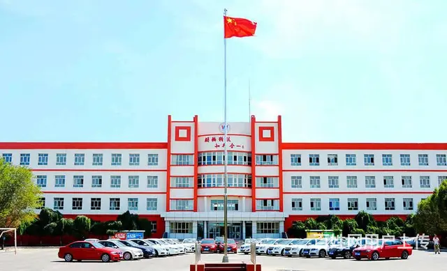 乌鲁木齐市万通技工学校航空服务班7月招生啦 - 图片