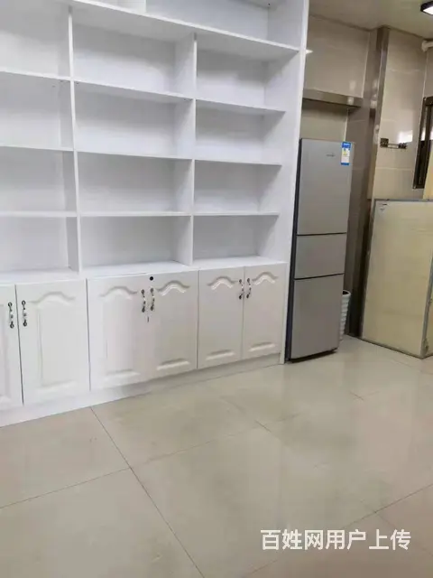 西昌市大巷口下街达达春天百货109平旺铺转让 - 图片 4