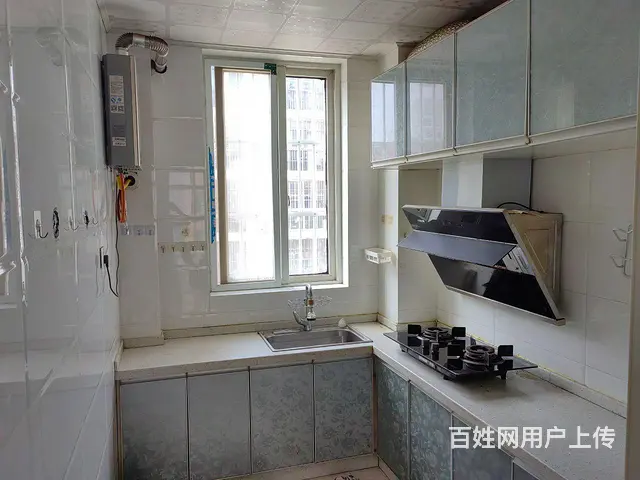 南北通透，交通便利，免费停车，学校附近，3楼， - 图片 1