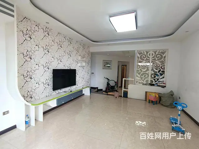 区医院旁边，首付两成，白金  ，精装修3室2厅1卫，接受按揭 - 图片 1