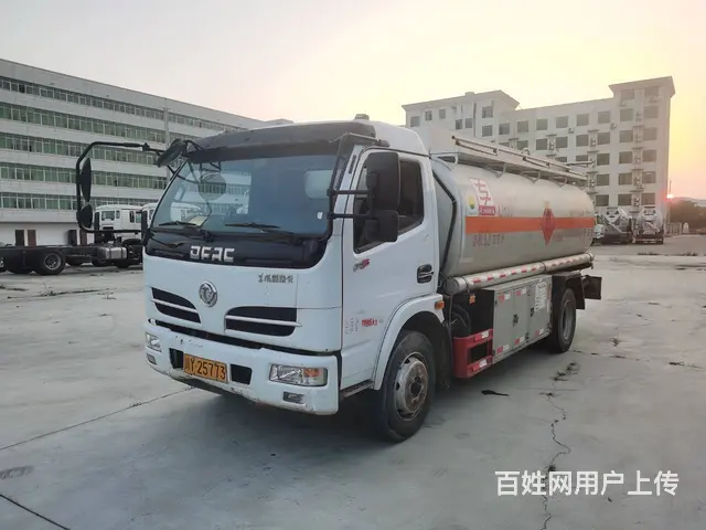 巴中急转一辆装8吨带手续油罐车价格实惠 - 图片 1