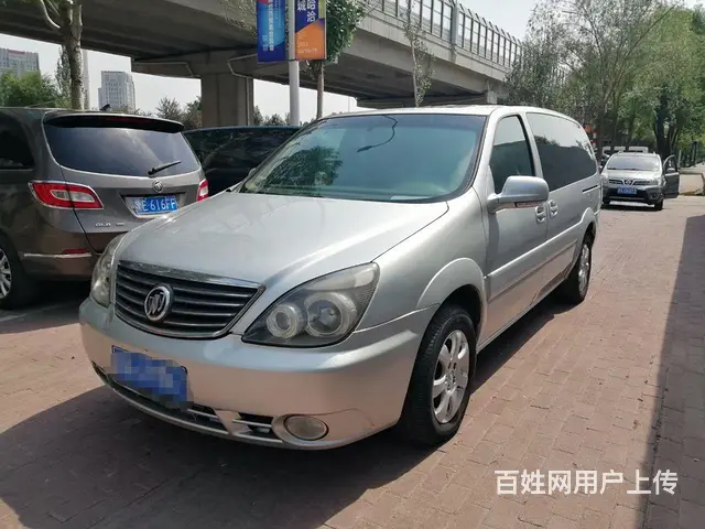 别克GL8路尊 - 图片 1
