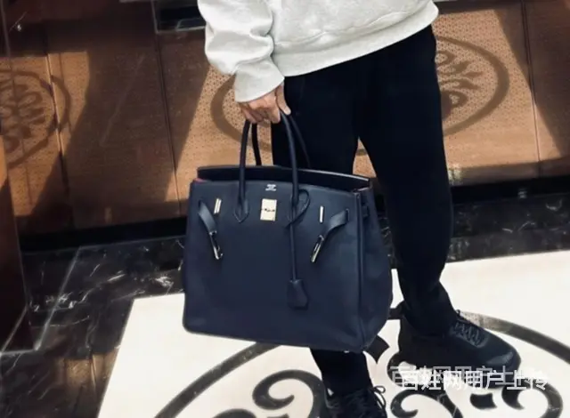 渭南lv二手包包回收一般几折,24h急速均可上门回收 - 图片 1