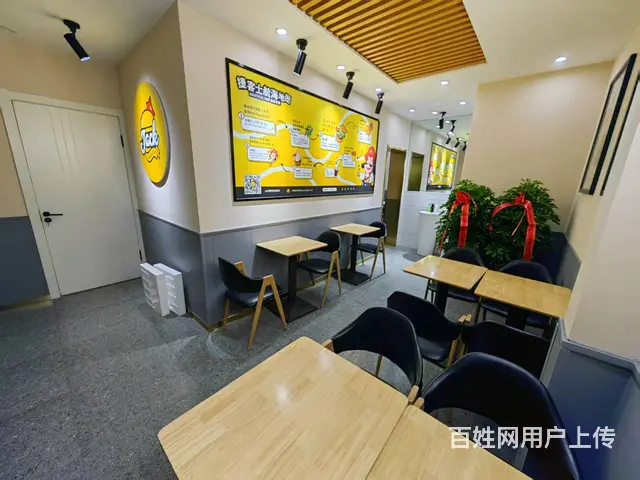 群三中正对四年品牌连锁汉堡炸鸡店出兑 快餐小吃出兑 - 图片 5