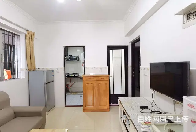 拱北关口龙城大厦电梯精装一房一厅出租，租价1600。近关口 - 图片 1