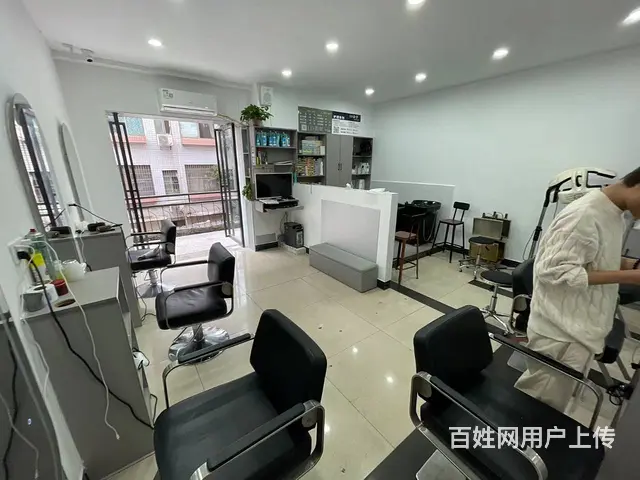 位置优越 客流量大 做生意的好地方 价格可面议 - 图片 2