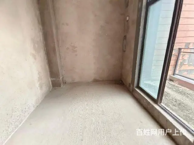 别墅 河边联排别墅 边户 带大院子 证过二 近奥林匹克 - 图片 1