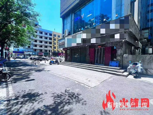 【搞定了！】市中心（拐角双门头）餐饮店对外转让（可空转） - 图片 2