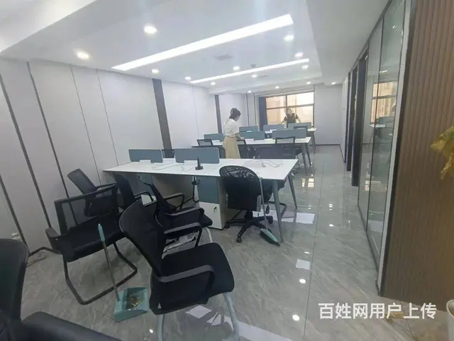 湘江风光带 南湖隧道口 蓝湾国际 地铁口 拎包办公 3+18 - 图片 3