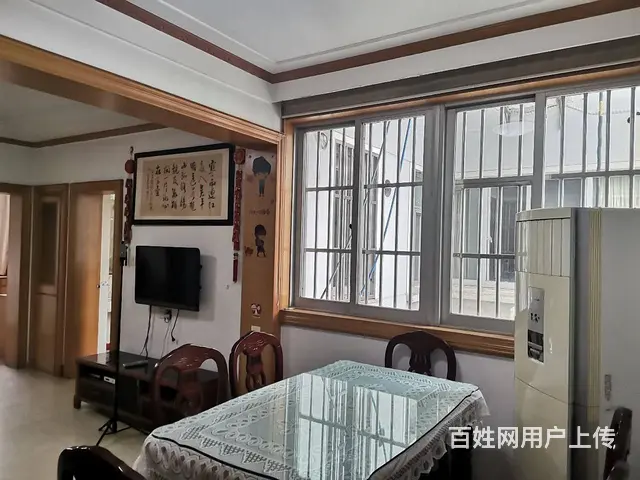 春风二村现浇房纯一楼57平品牌精装才半年，有院子，开价42万 - 图片 1