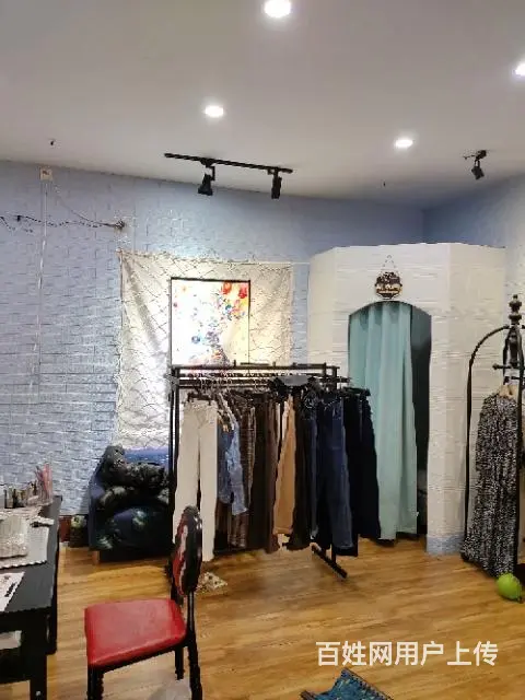 服装店闲置物品出售 - 图片 3