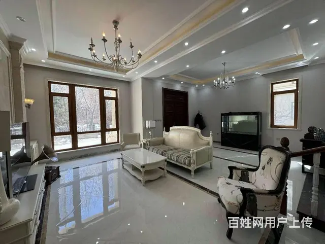 翠湖联排别墅边户使用面积500米5室带280米花园 - 图片 1