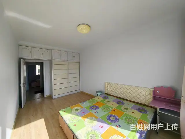 杨都城4楼75平床冰箱热水器有沙发10000元包物业 - 图片 1