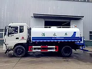 雾炮洒水车、绿化喷洒车、垃圾车、扫路车厂家直销经理