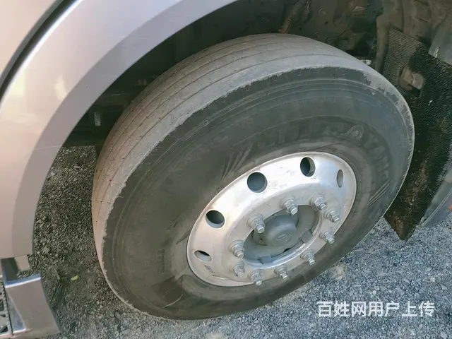 重汽豪沃9.6米 高栏，自动挡带液缓， 国6 - 图片 4