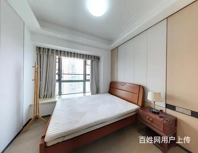 前山轻轨站楼上 环宇城 2室2厅 东北，新装修，全齐 - 图片 3