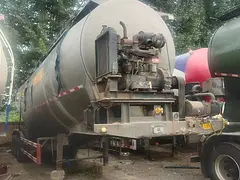精品19年55方单仓带机组通亚 水泥罐车