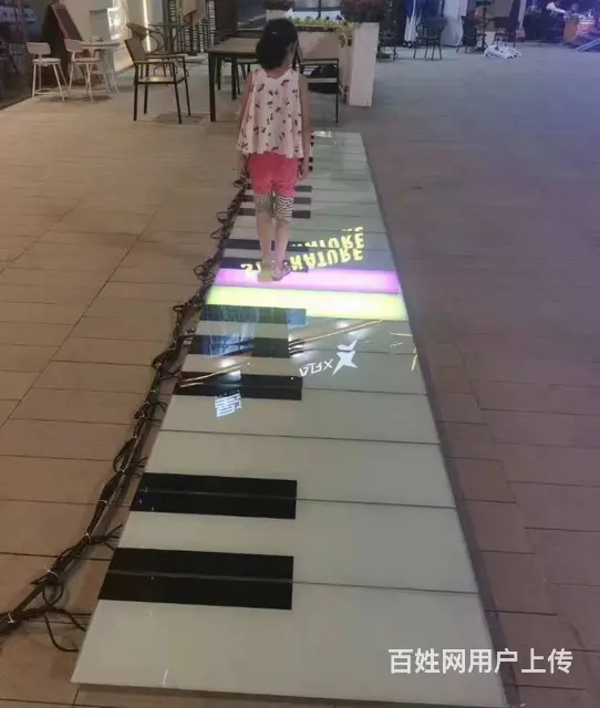 盐城网红互动彩色跑出租 暖城地板钢琴租赁厂家 - 图片 3