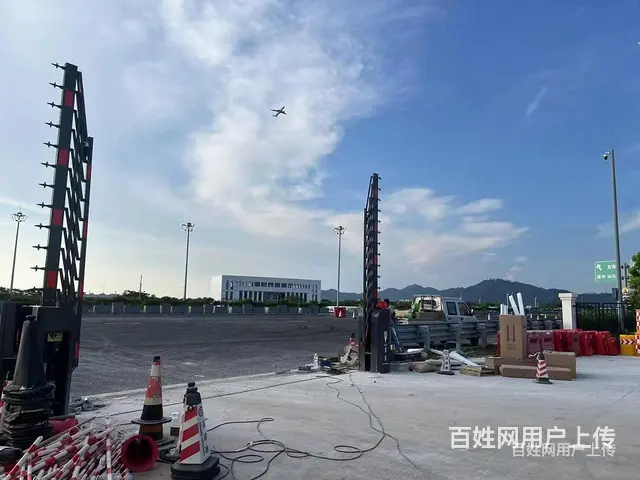 阿克苏阿克苏市维修道闸电动伸缩门厂家电话多少 - 图片 1