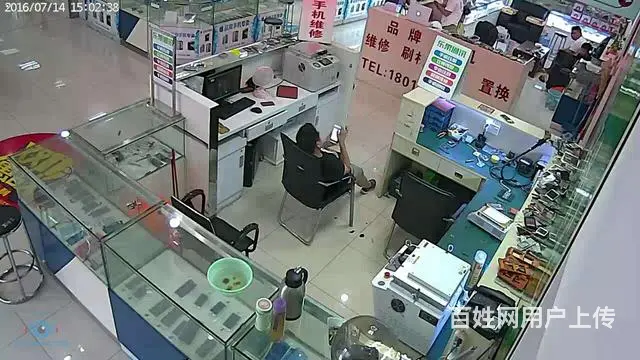 苏州吴江手机维修 屏幕主板扩内存进水不开机 - 图片 4