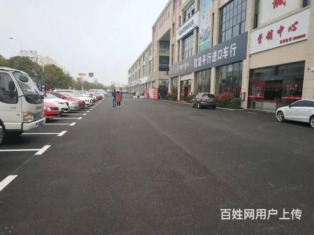 (麦子邦免费找店)全新首次出租, 精装修, 带30平米露台! - 图片 2