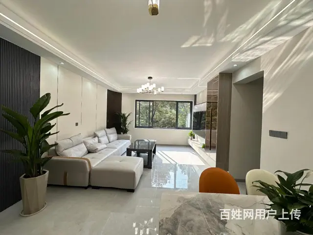 洪南路旁边 98平方三室两厅一卫 新装修未入住 临街位置好 - 图片 1