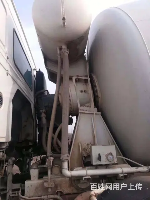 急售14年二手豪沃搅拌车 20方 亚特上装 375 - 图片 2