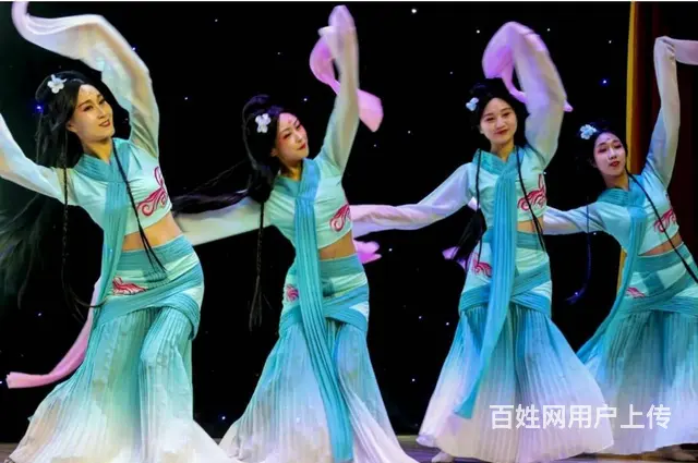LHY各类演出服出租.人偶道具等 - 图片