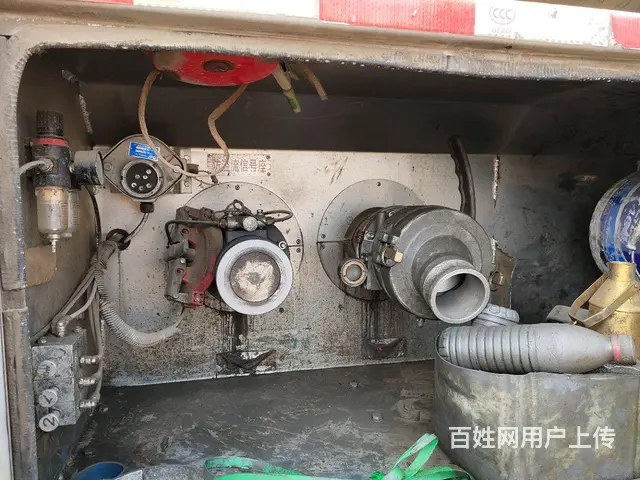 东风半挂油罐车 - 图片 6