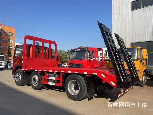 国六三轴大运平板车　拉150 200挖机拖板车价格 - 图片 6