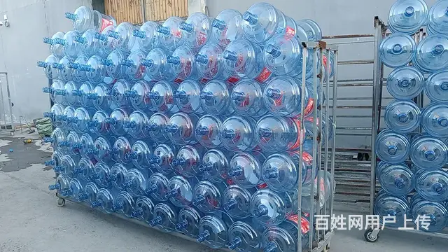 新疆乌鲁木齐大桶水饮用水纯净水桶装水配送 - 图片 1