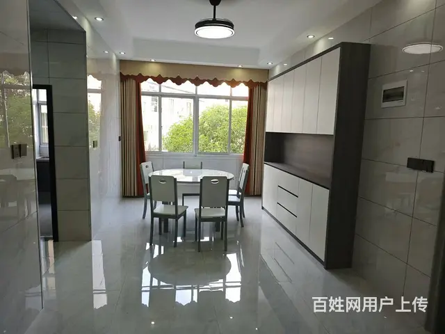 上高团结路二楼新装修四房送家具有地下室证件齐全可按揭 - 图片 1