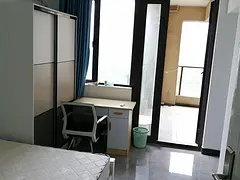 东方府一室一卫一厨一阳台，精装修，家电齐全